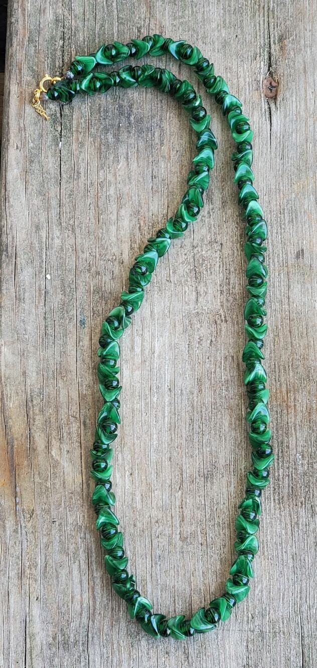 Vintage Crown Trifari Green Swirled Glass Round Saddle Bead Necklace 24.75"